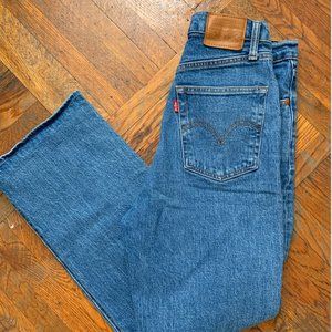Levi's Ribcage Straight Sz 28